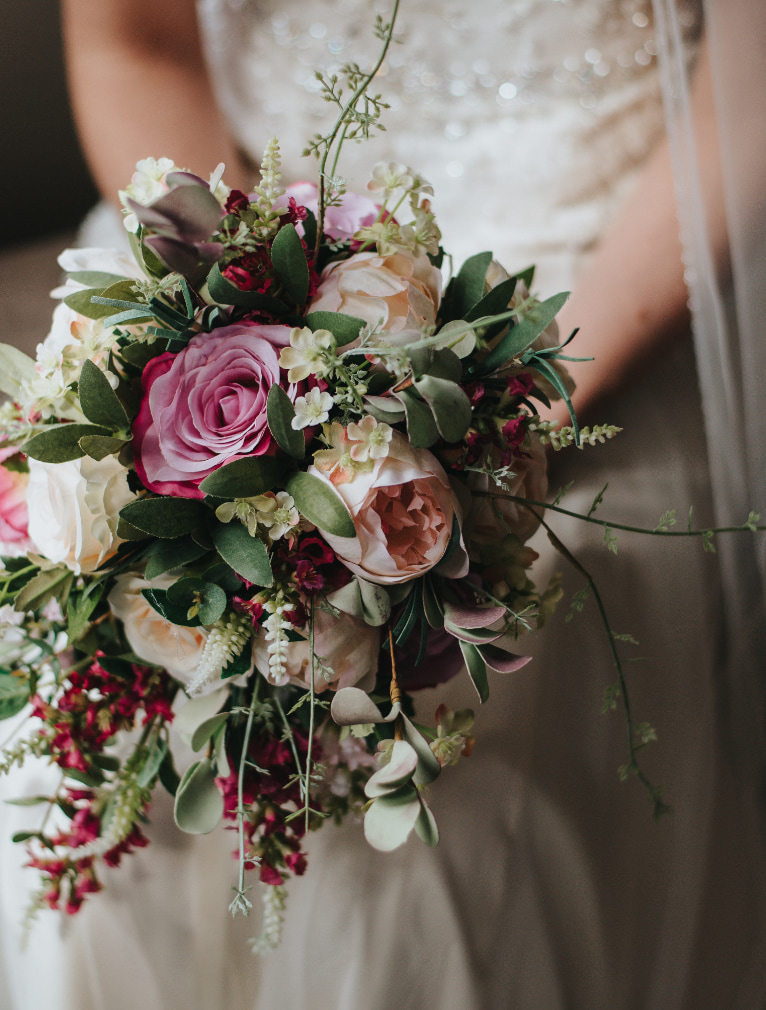 Bridal bouquet for weddings in Cantabria in Palacio de los Acevedo