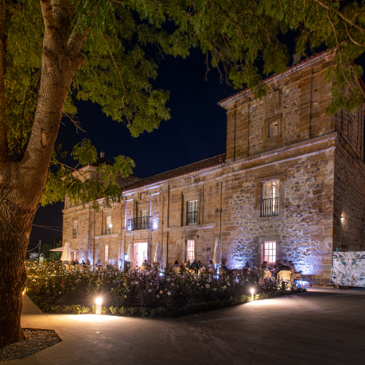 Exterior of the hotel Palacio de los Acevedo Cantabria by night